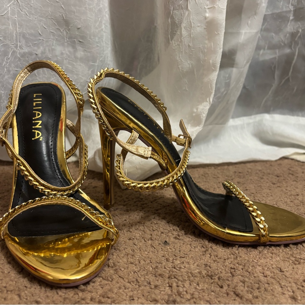 Gold strap heel